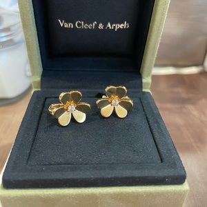 Beautiful Van Cleef & Arpels Frivole Earrings 💕❤️